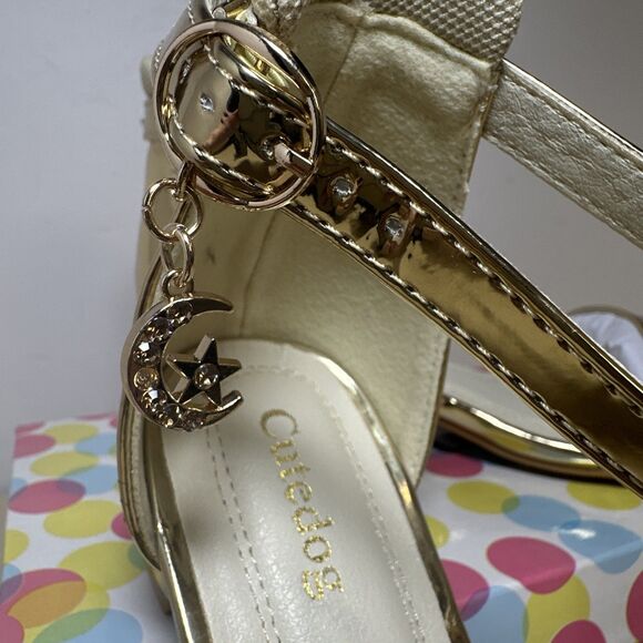 Cutedog Girls Gold Princess Shoes Size 2 Block Heel Ankle Buckle Strap and Charm - Picture 3 of 11